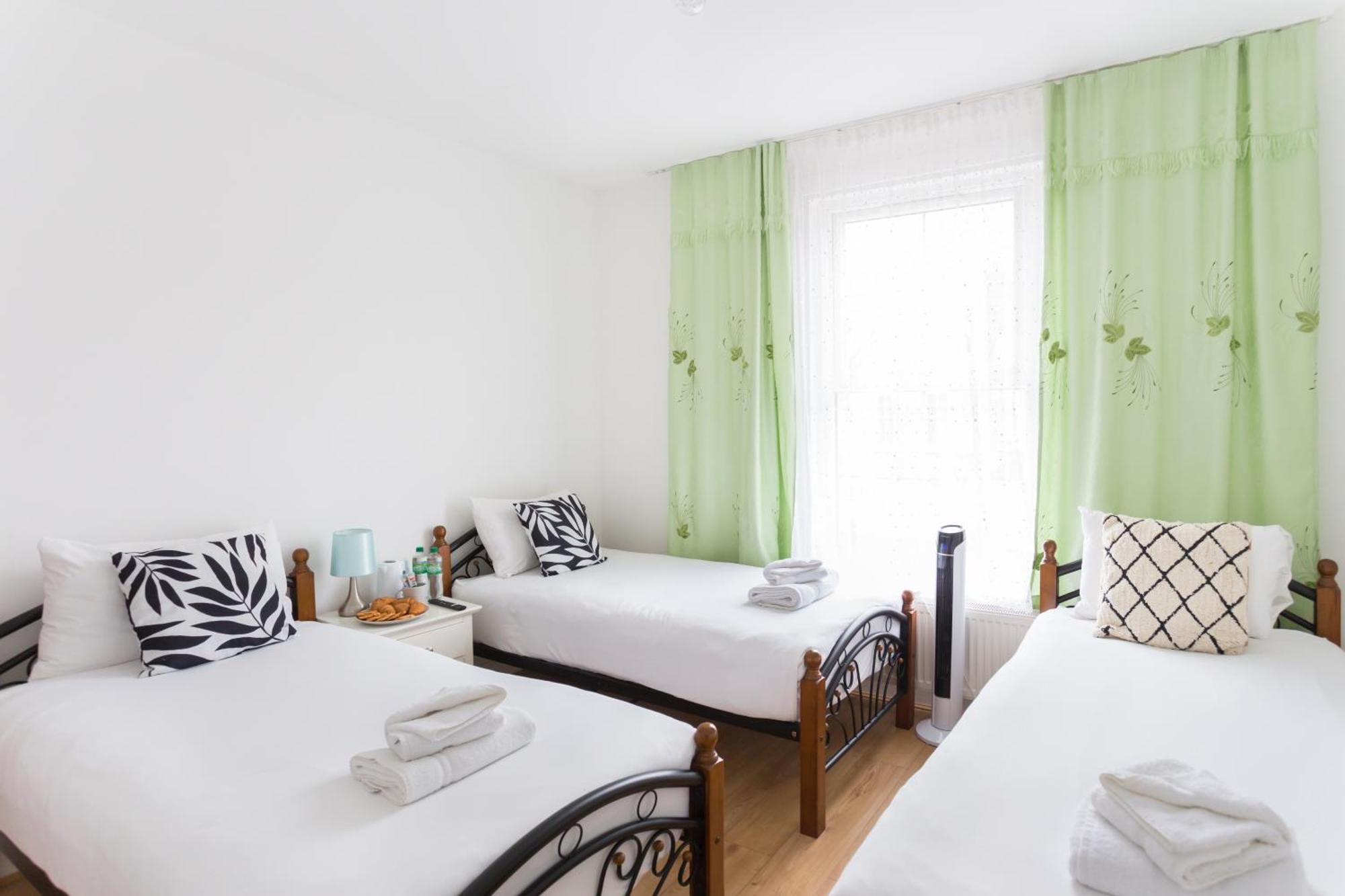 Wood Green Budget Rooms - Next To Mall & Metro Station - 10 Min To City Center London Exterior photo