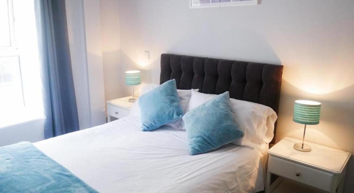 Wood Green Budget Rooms - Next To Mall & Metro Station - 10 Min To City Center London Exterior photo