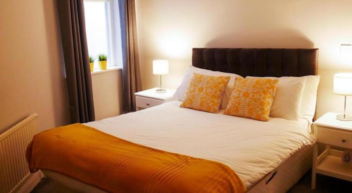 Wood Green Budget Rooms - Next To Mall & Metro Station - 10 Min To City Center London Exterior photo