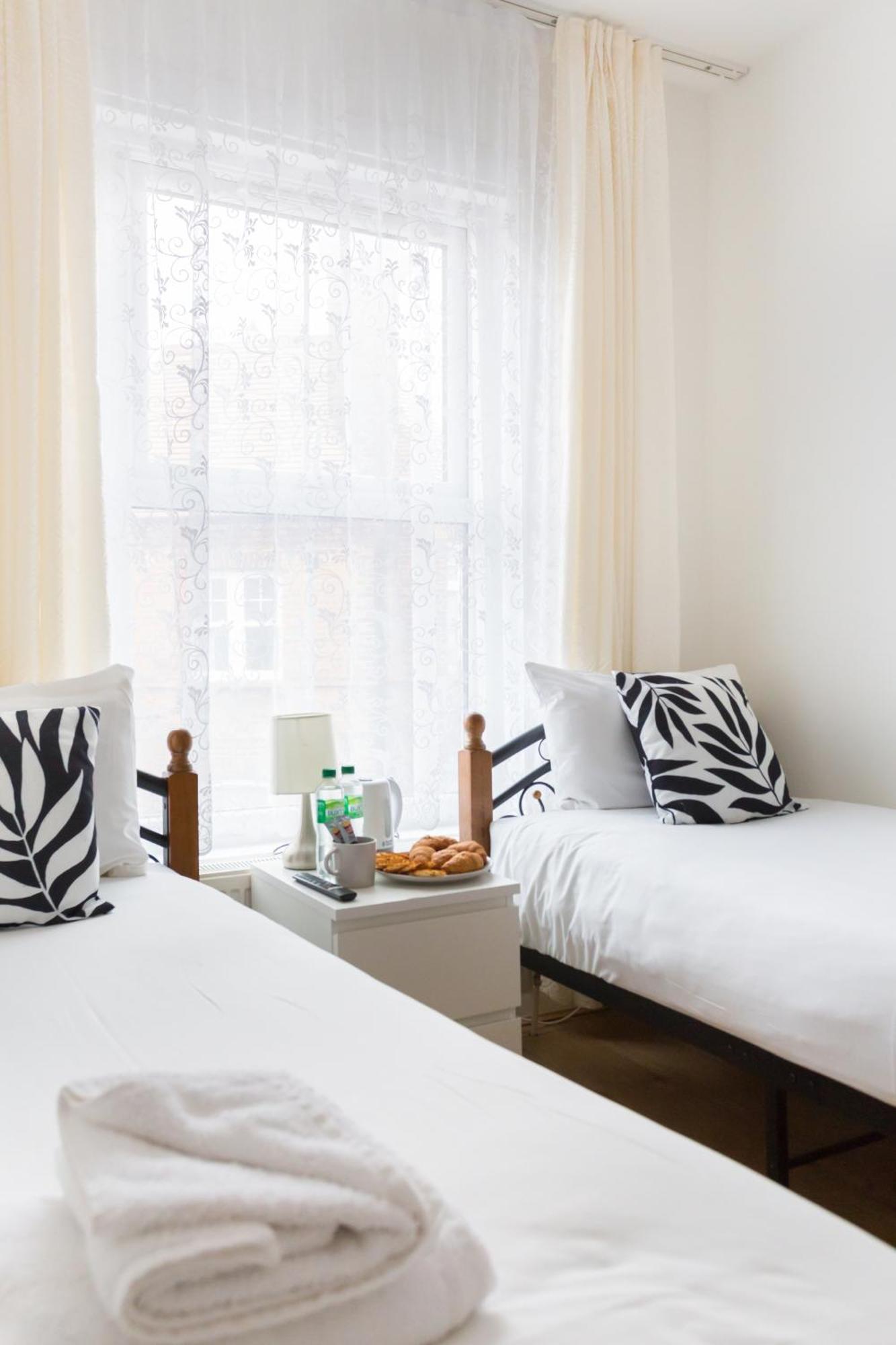 Wood Green Budget Rooms - Next To Mall & Metro Station - 10 Min To City Center London Exterior photo