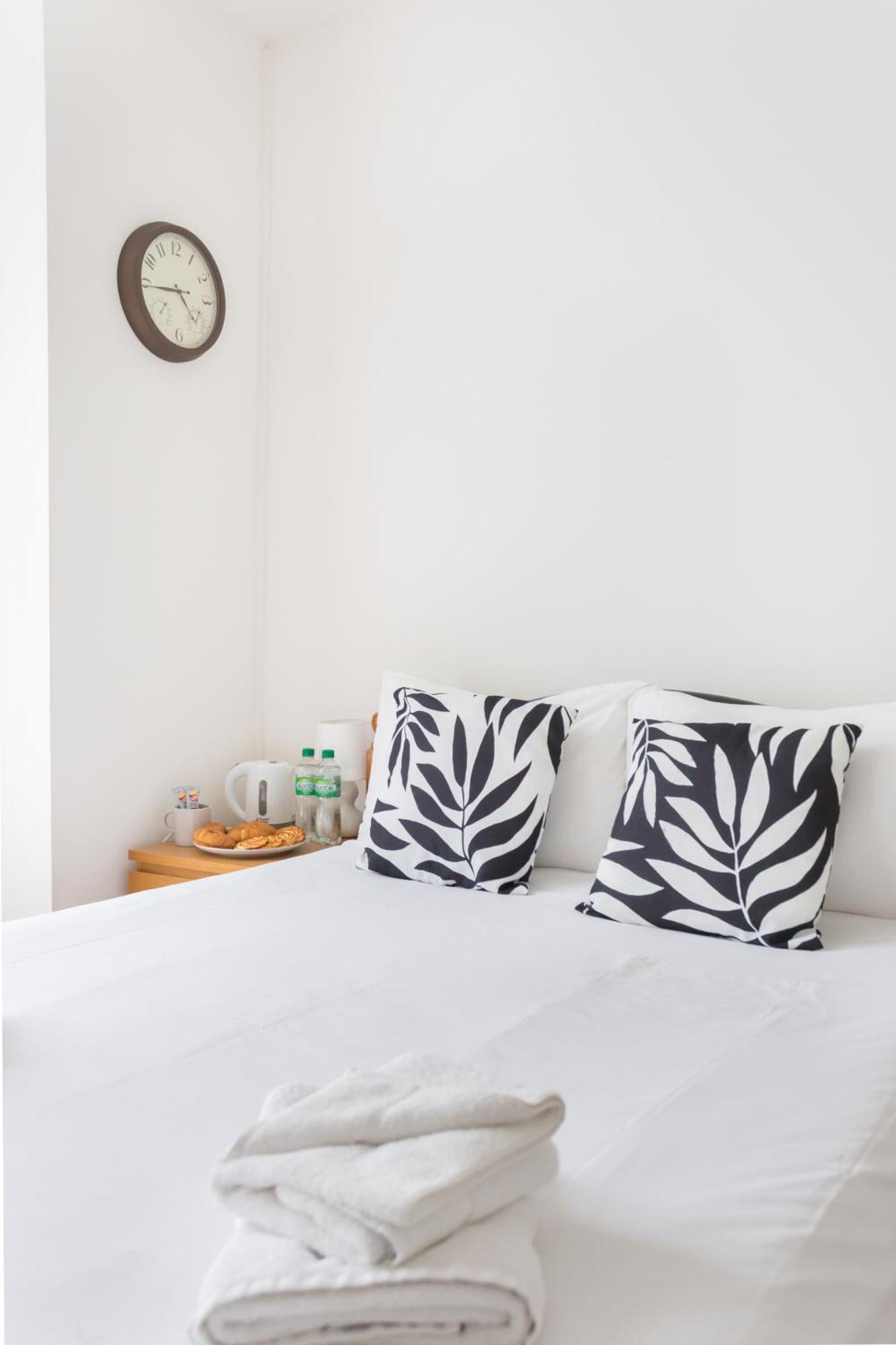 Wood Green Budget Rooms - Next To Mall & Metro Station - 10 Min To City Center London Exterior photo