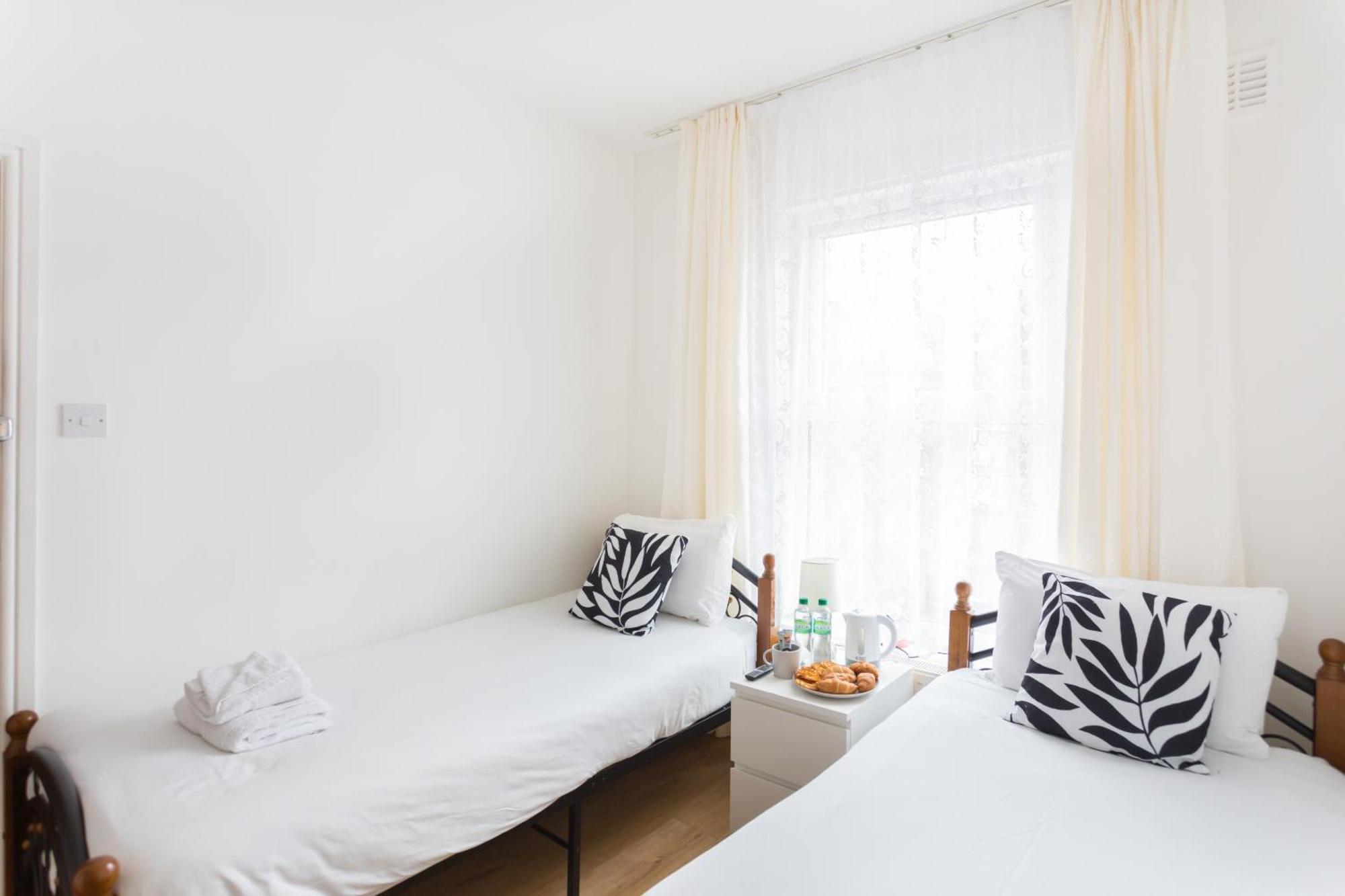 Wood Green Budget Rooms - Next To Mall & Metro Station - 10 Min To City Center London Exterior photo